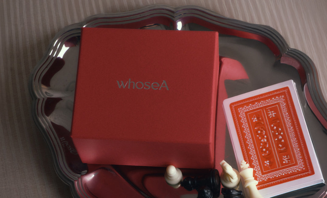 HOLIDAY LIMITED – RED GIFT BOX