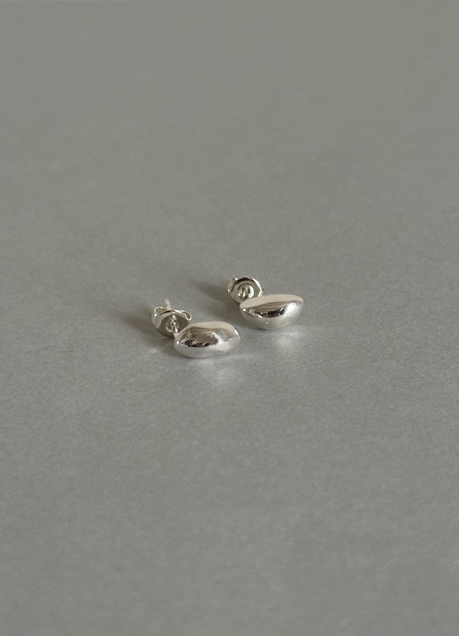 スタッズピアス (シルバー925) Teilen ユニセックス| whoseA (フーシー