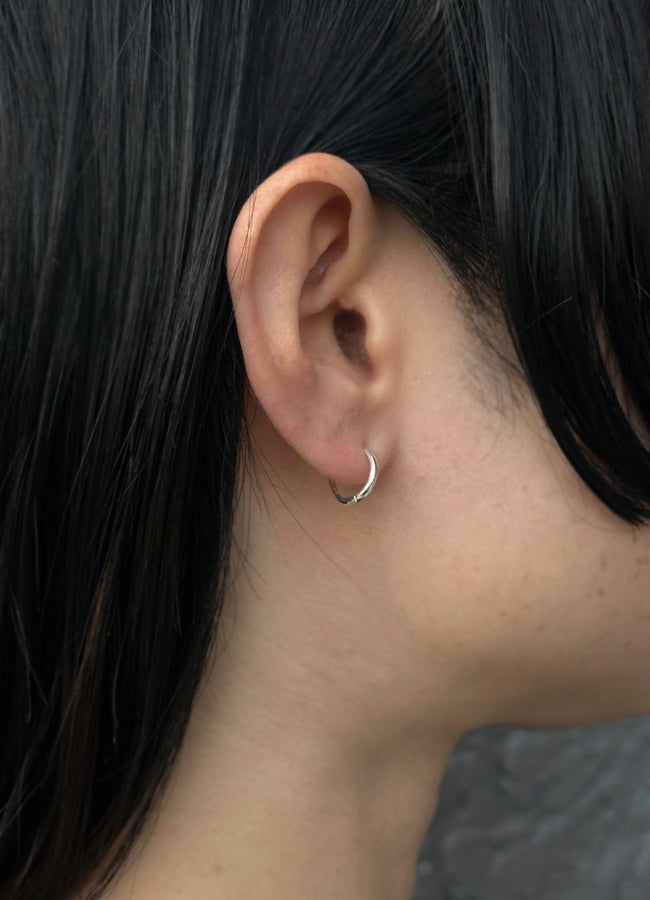 ニートフープピアス 10㎜ (シルバー925) Teilen ユニセックス| whoseA