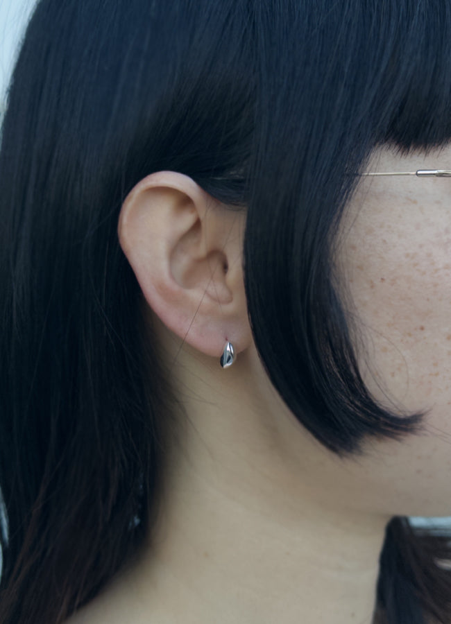 スタッズピアス (シルバー925) Teilen ユニセックス| whoseA (フーシー