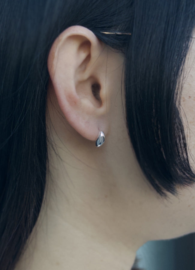 スタッズピアス (シルバー925) Teilen ユニセックス| whoseA (フーシー