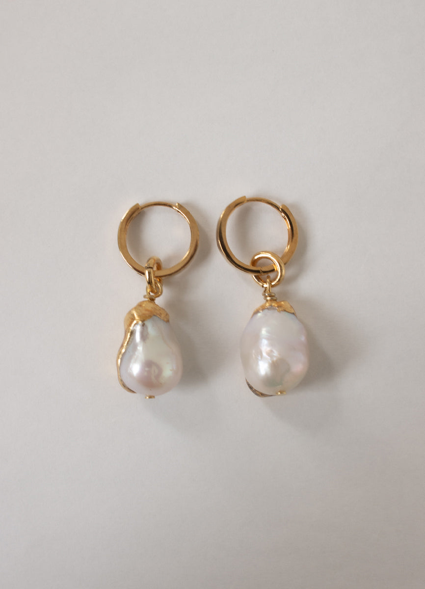 SALE パールドロップピアス Toii