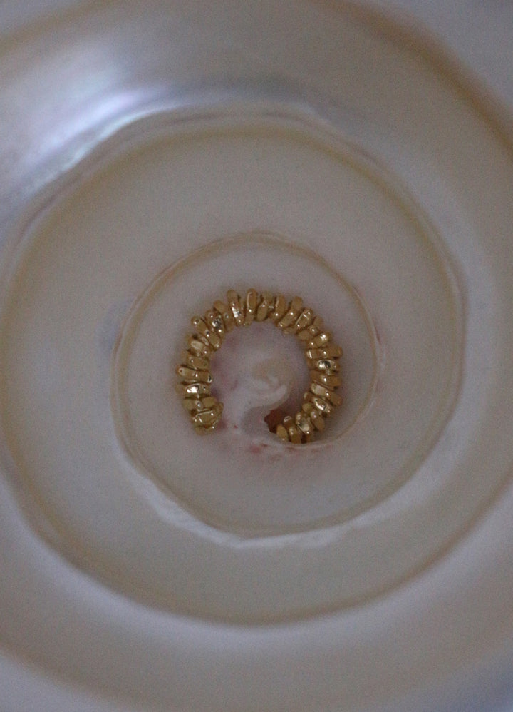 SALE コーラルイヤーカフ (16KGP) Teilen