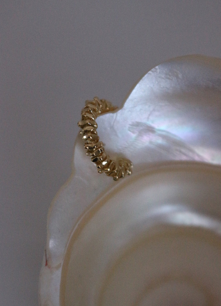 SALE コーラルイヤーカフ (16KGP) Teilen