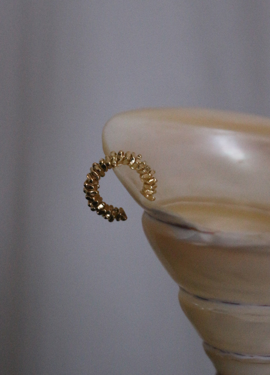 SALE コーラルイヤーカフ (16KGP) Teilen