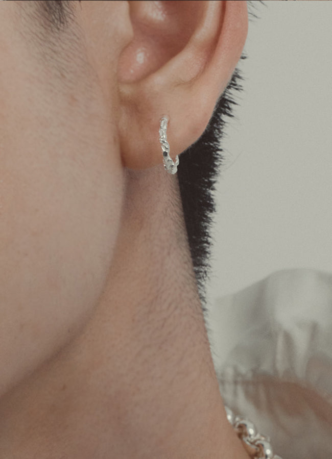 テクスチャー ミニフープピアス 1 (SV) MATOI | whoseA (フーシー