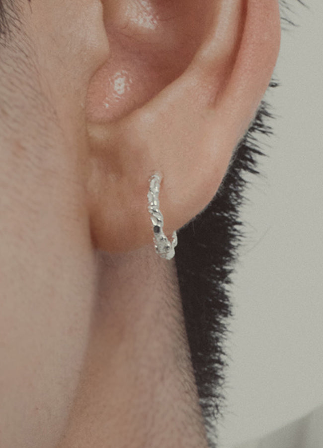 テクスチャー ミニフープピアス 1 (SV) MATOI | whoseA (フーシー