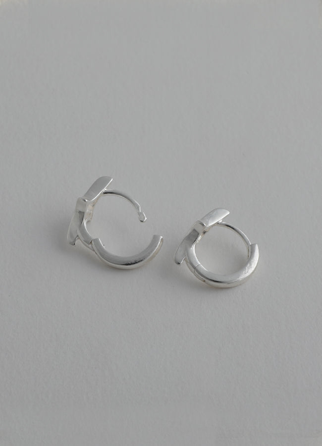 4ポイントスターピアス(SV) Teilen