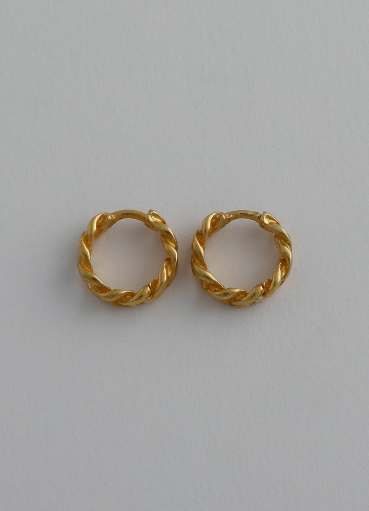 喜平チェーンミニフープピアス (SV.18KGP) Teilen