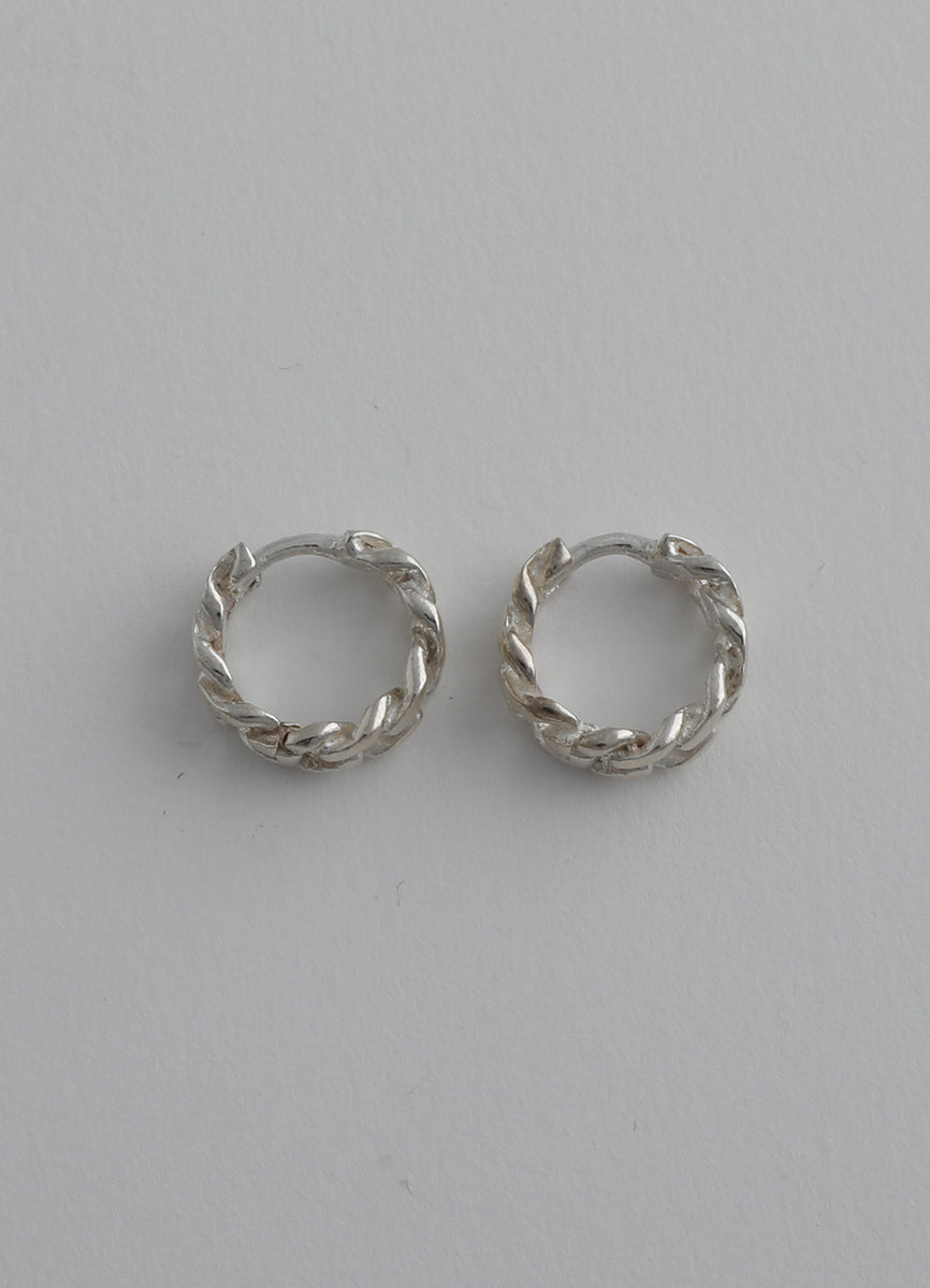 喜平チェーンミニフープピアス (SV.18KGP) Teilen