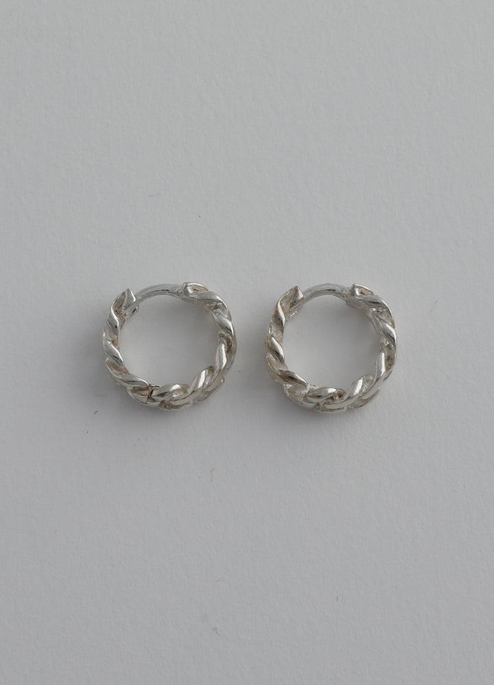 喜平チェーンミニフープピアス (SV.18KGP) Teilen