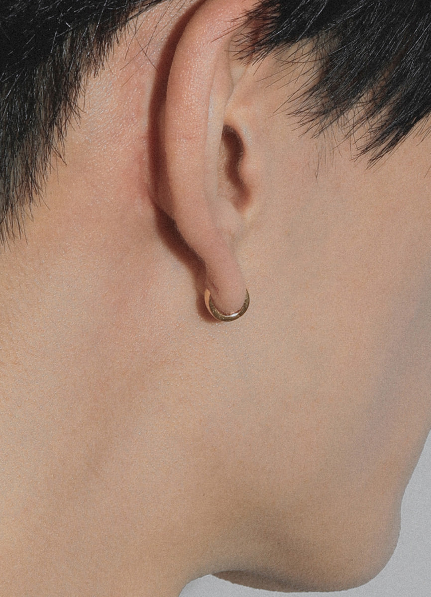 ロールミニフープピアス (SV、18KGP) Teilen