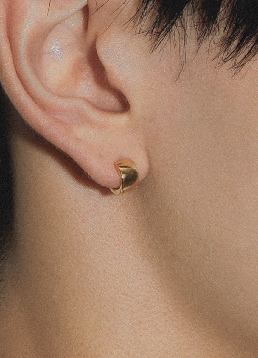 ロールミニフープピアス (SV、18KGP) Teilen