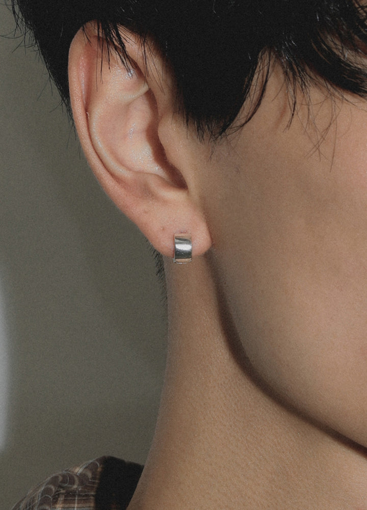 ロールミニフープピアス (SV、18KGP) Teilen