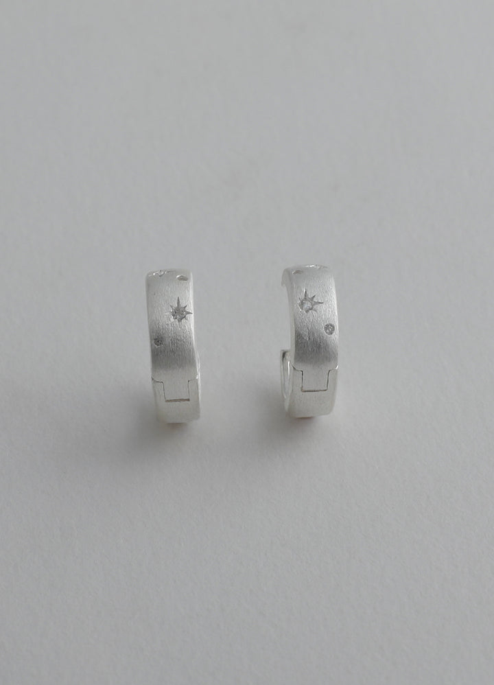 スパークルフープピアス (SV) Toii