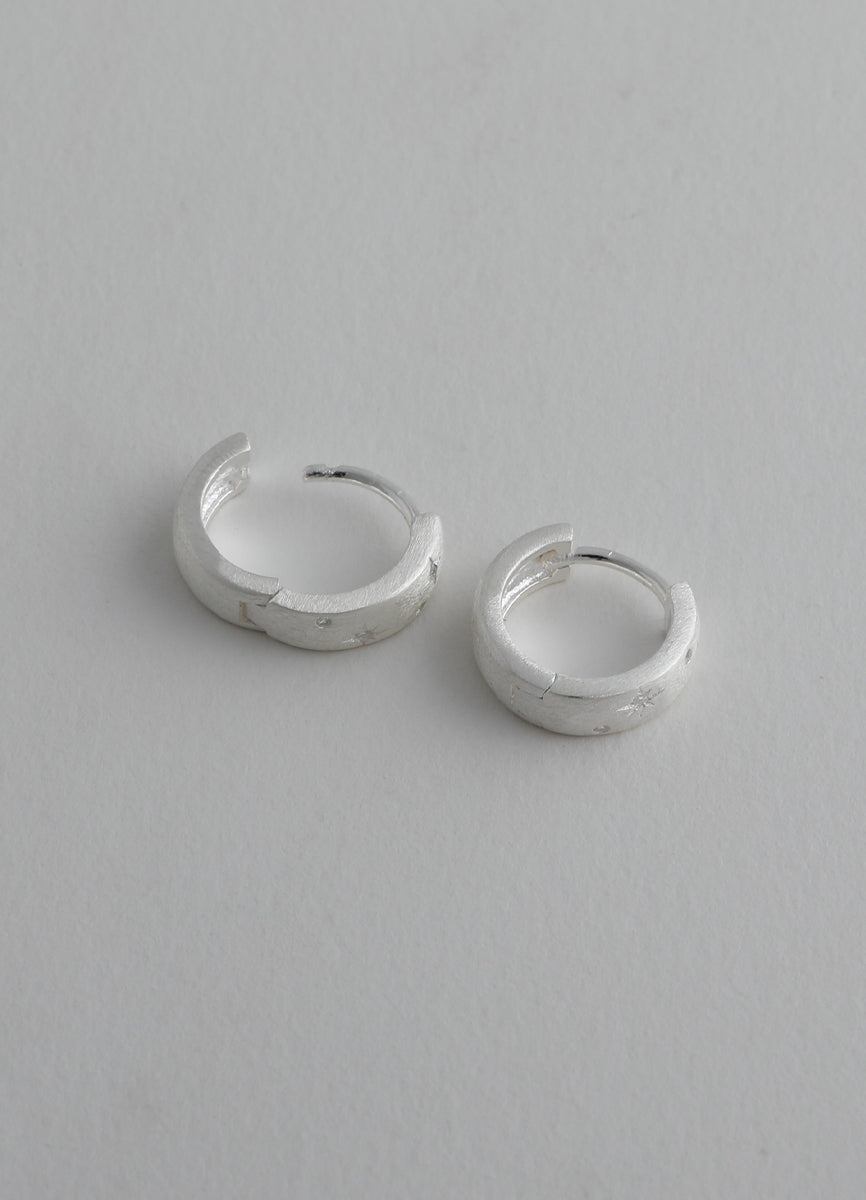 スパークルフープピアス (SV) Toii