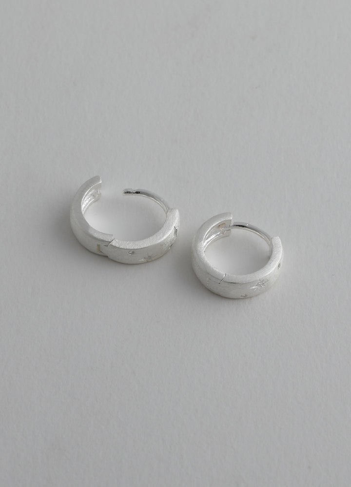 スパークルフープピアス (SV) Toii