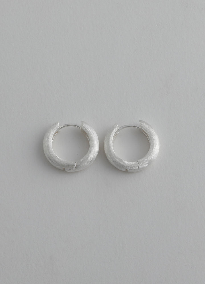 フロステッドフープピアス (SV) Teilen