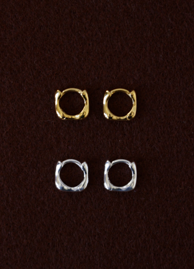 スクエアミニフープピアス8mm  Teilen
