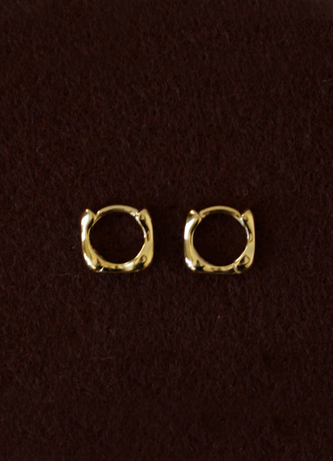スクエアミニフープピアス8mm  Teilen