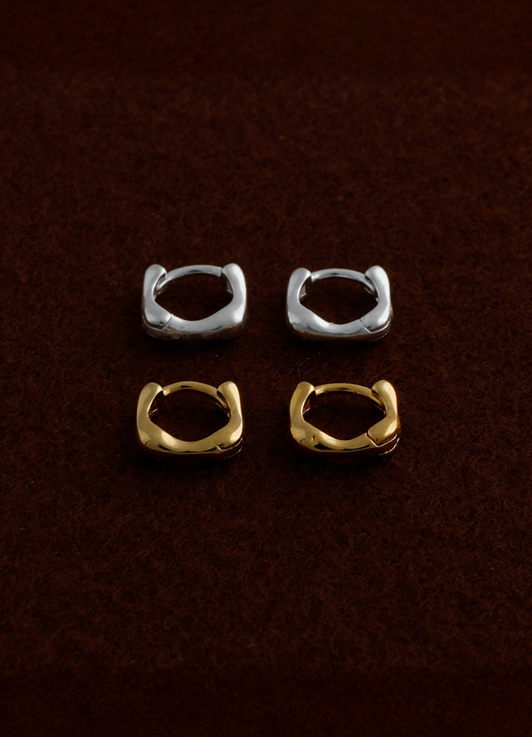 スクエアミニフープピアス8mm  Teilen