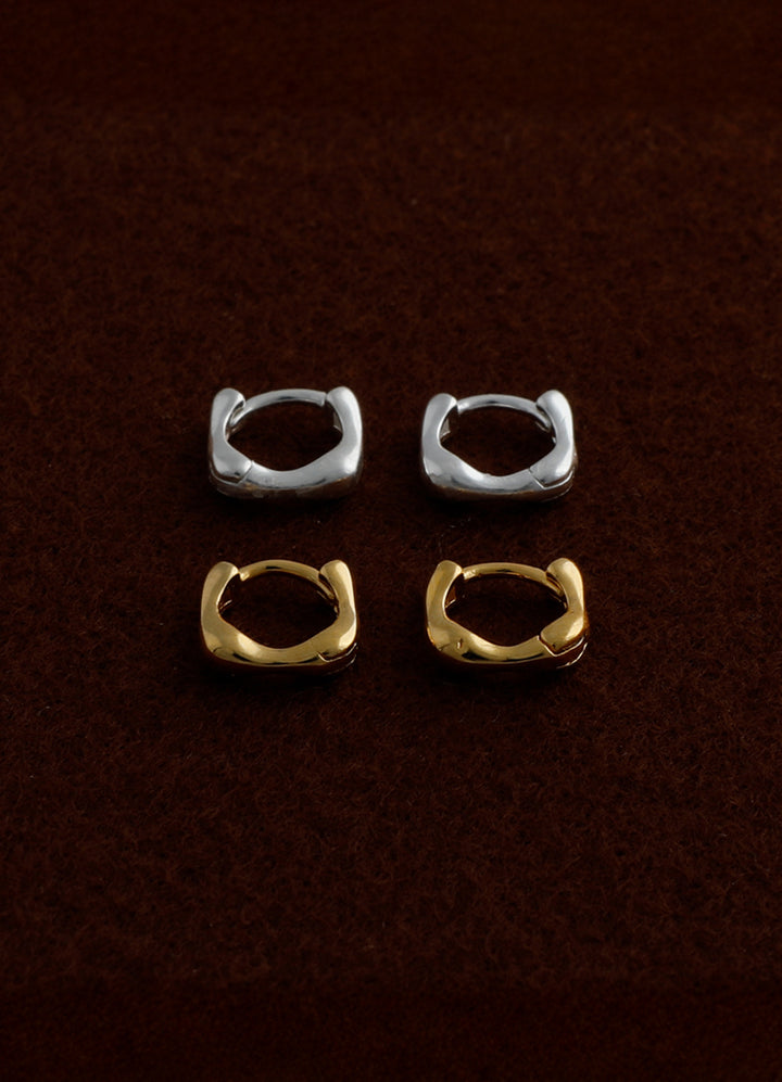 スクエアミニフープピアス8mm  Teilen