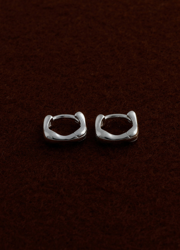 スクエアミニフープピアス8mm  Teilen