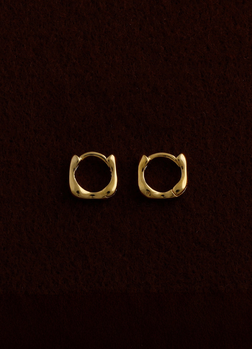 スクエアミニフープピアス8mm  Teilen