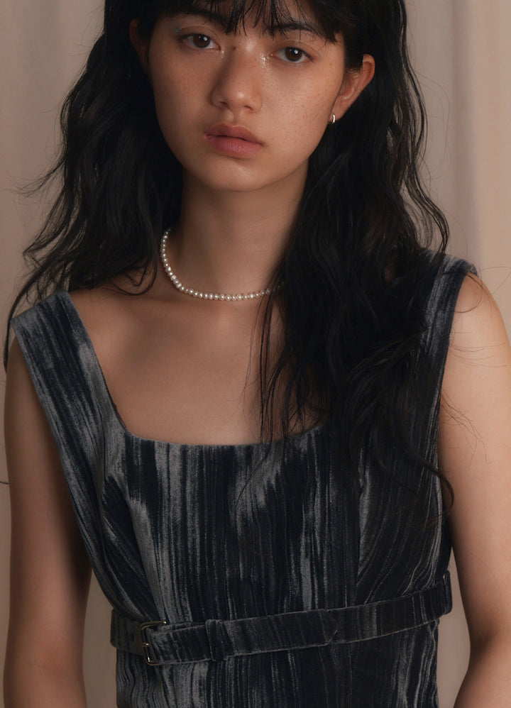 スクエアミニフープピアス8mm  Teilen