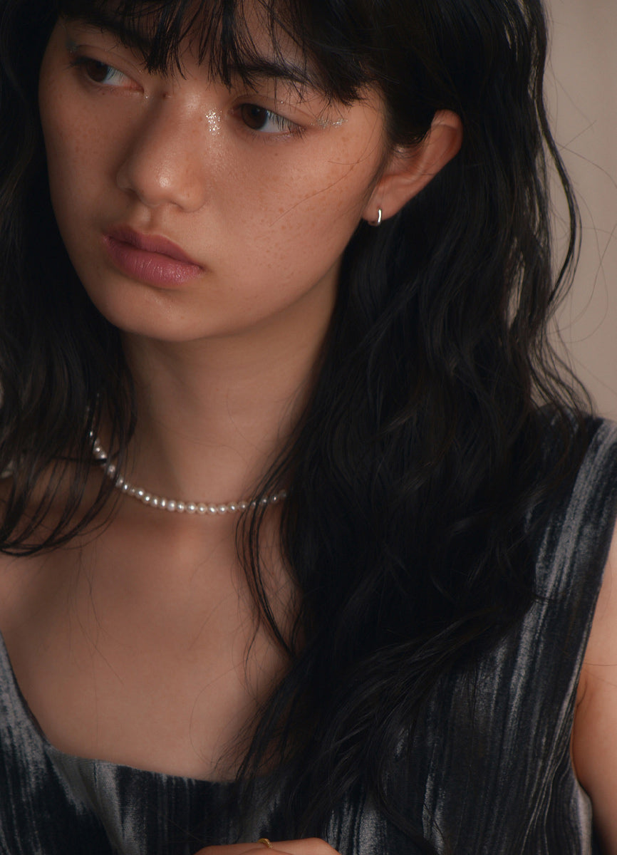 スクエアミニフープピアス8mm  Teilen