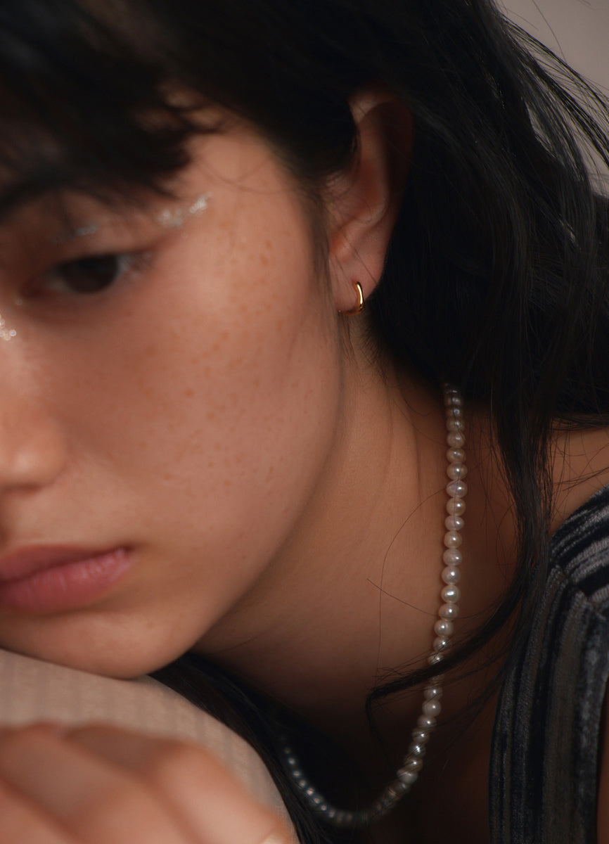 スクエアミニフープピアス8mm  Teilen