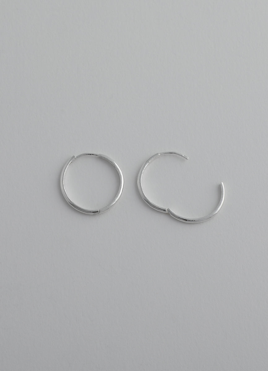 ニートフープ20ピアス (シルバー925) Teilen ユニセックス | whoseA