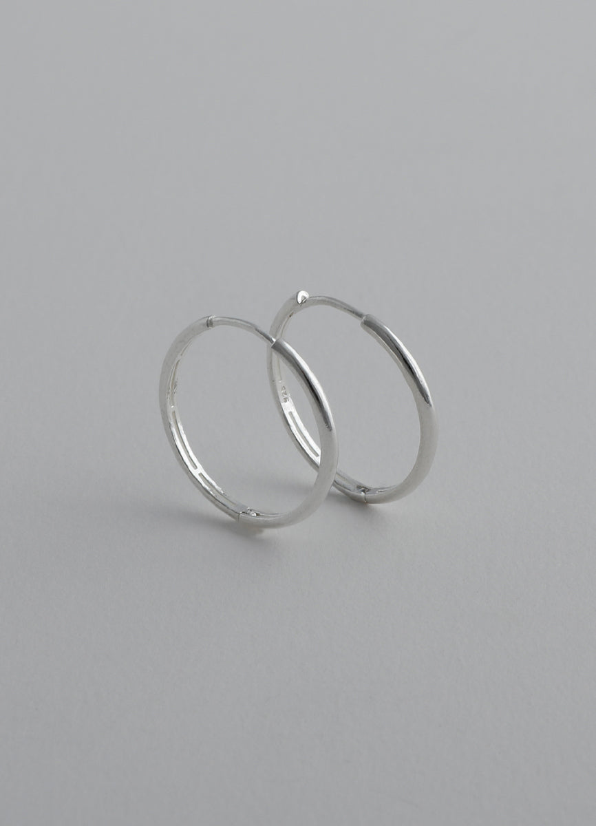 ニートフープ20ピアス (シルバー925) Teilen ユニセックス | whoseA