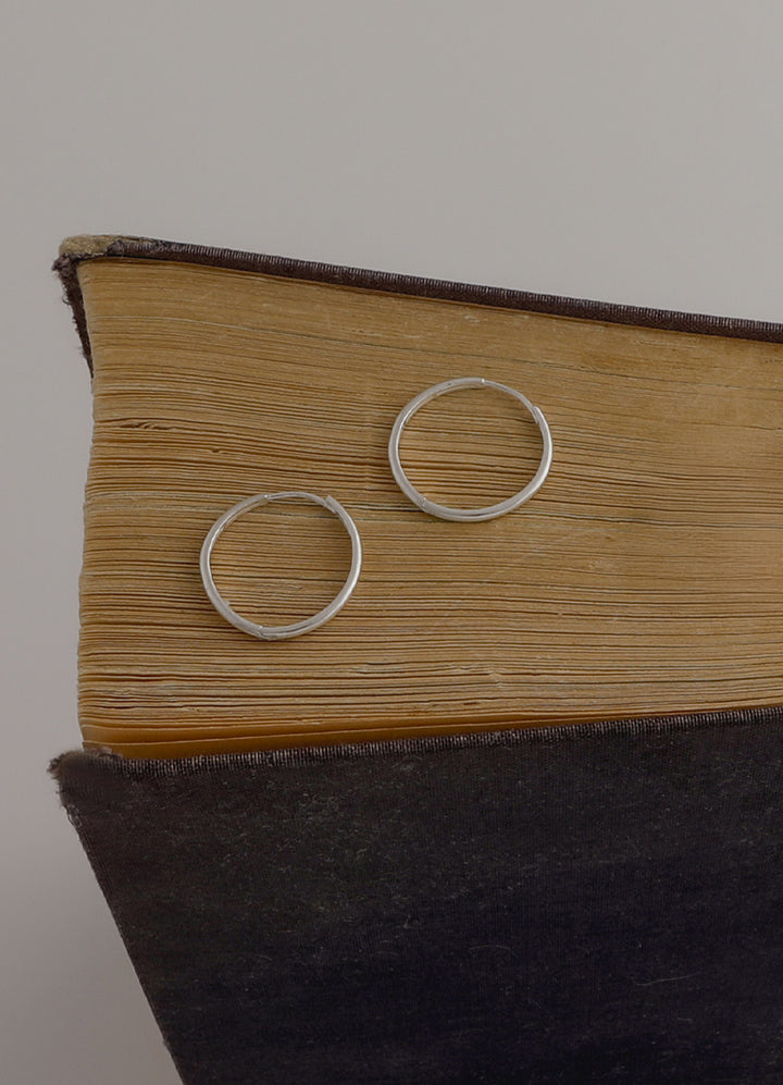 ニートフープピアス (20mm/SV) Teilen