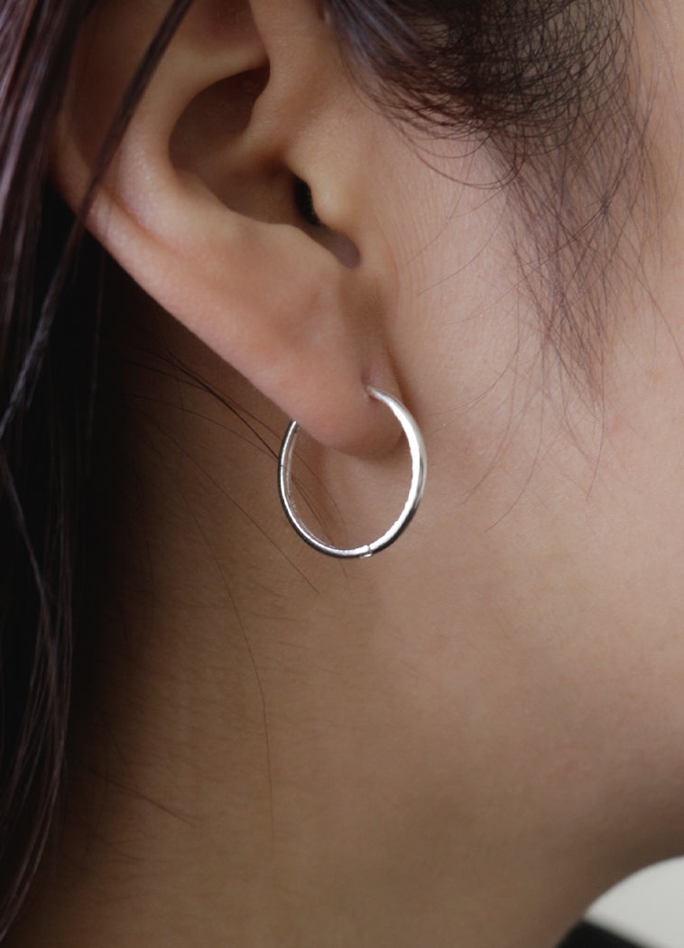 ニートフープ20ピアス (シルバー925) Teilen ユニセックス | whoseA