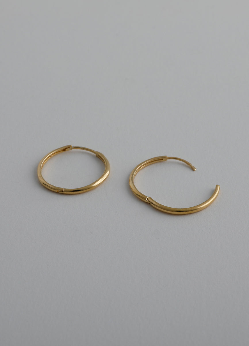 ニートフープピアス(20mm/16KGP) Teilen