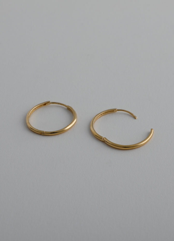 ニートフープピアス(20mm/16KGP) Teilen