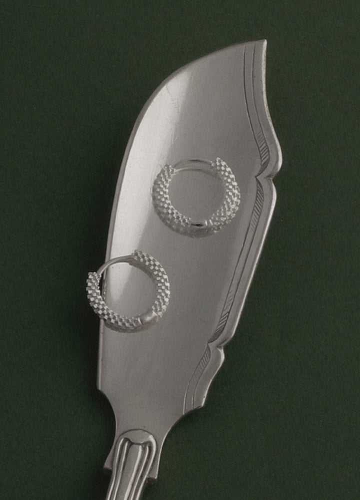 スターミニフープピアス (SV) Teilen