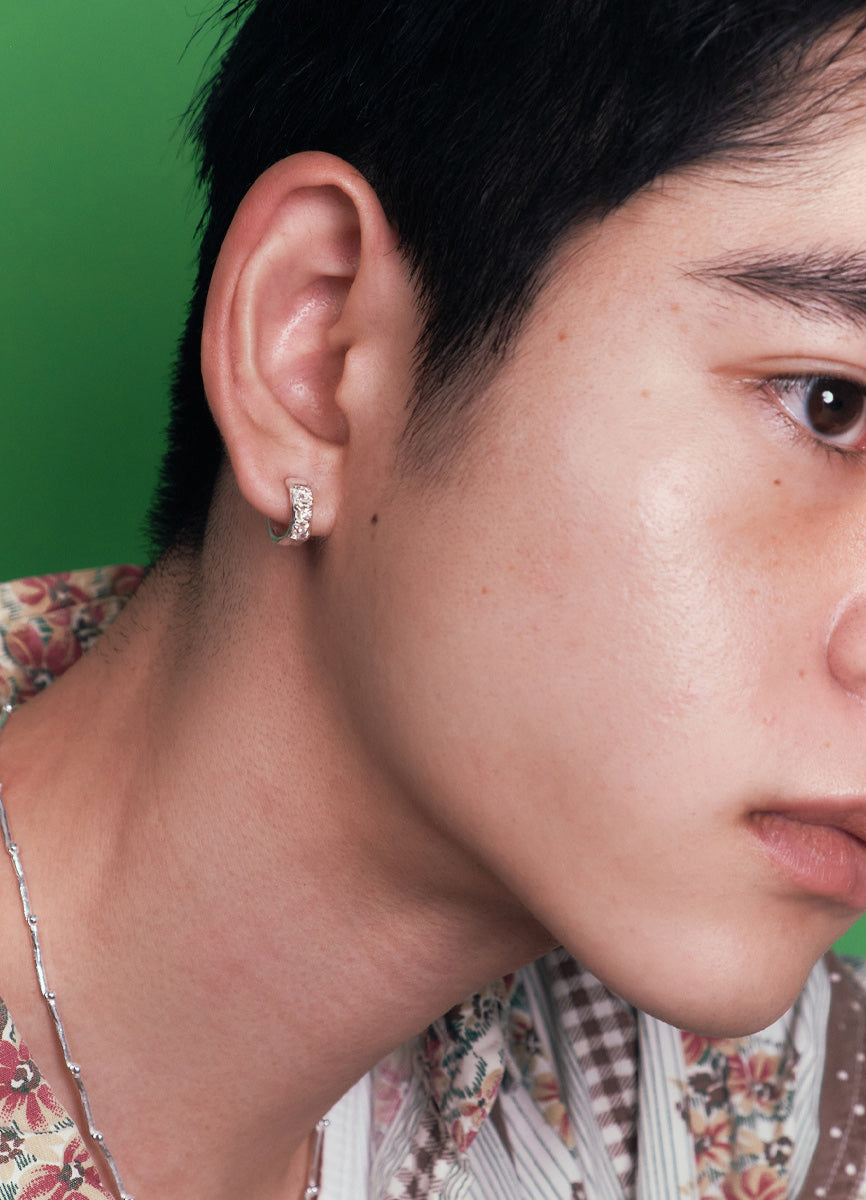 スウェイジルコニアフープピアス(CR.BK) Toii