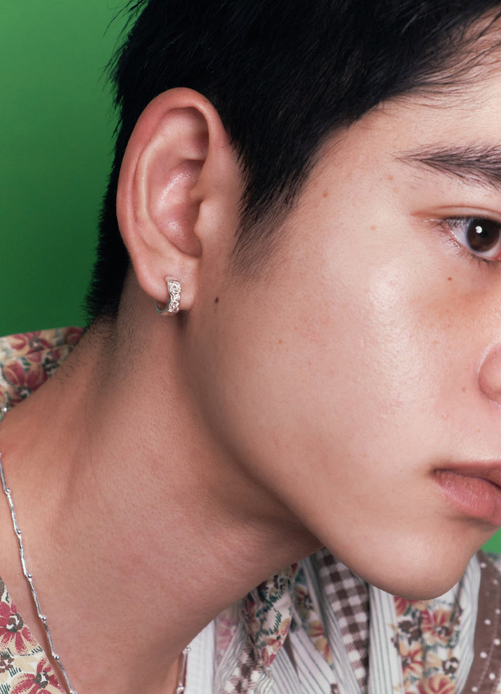 スウェイジルコニアフープピアス(CR.BK) Toii