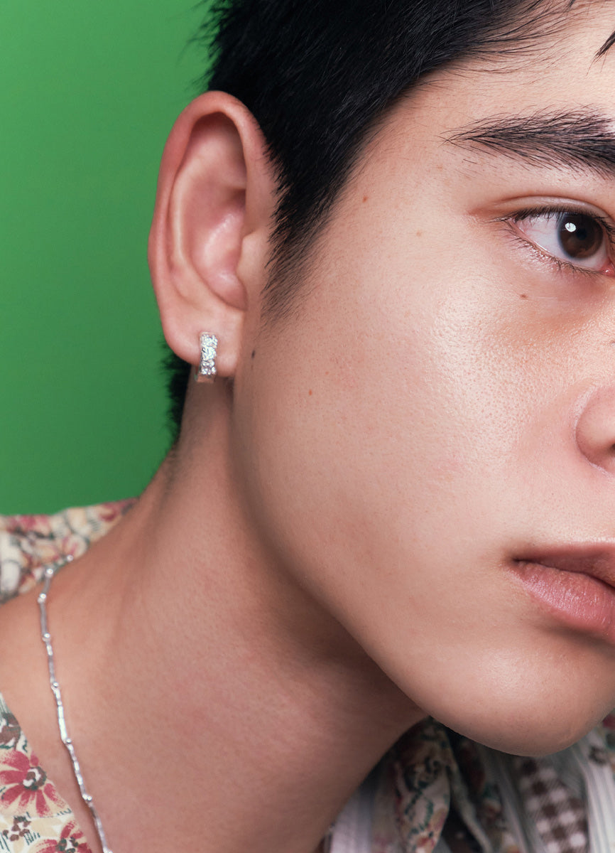 スウェイジルコニアフープピアス(CR.BK) Toii