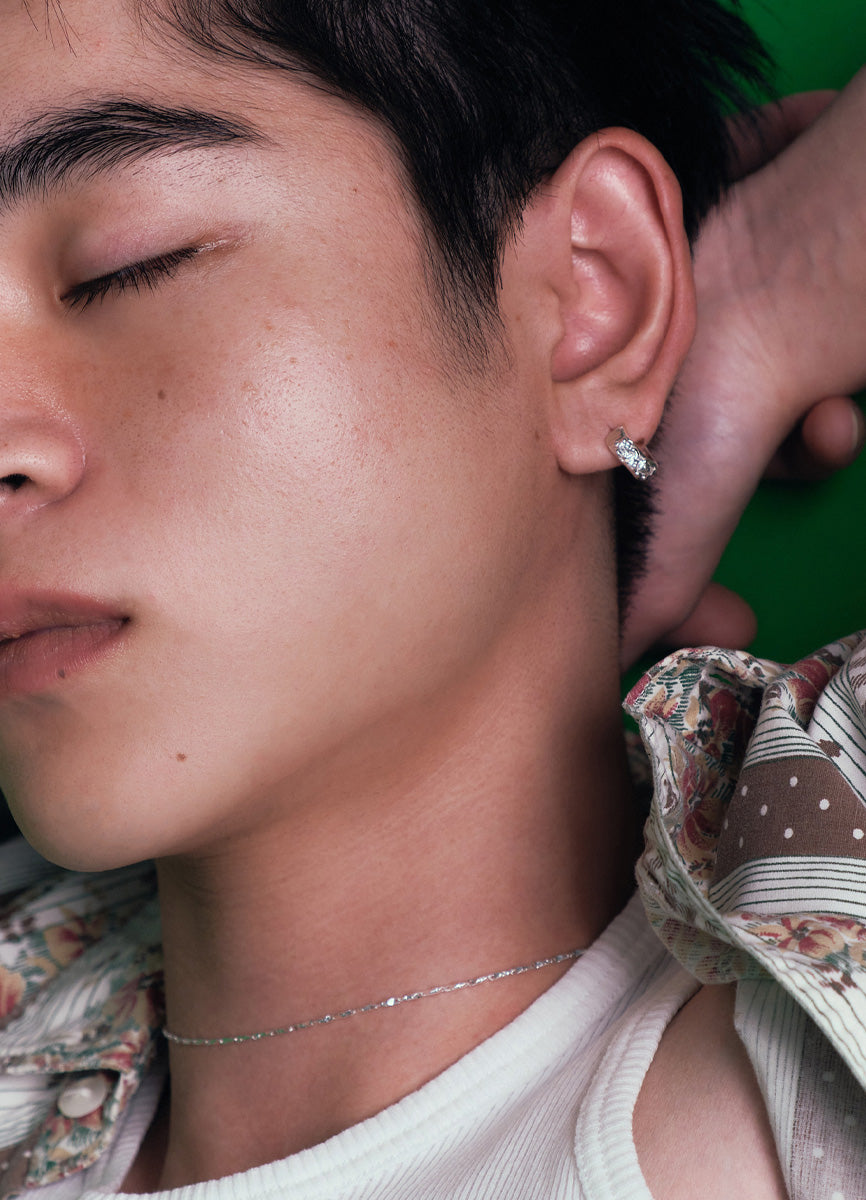 スウェイジルコニアフープピアス(CR.BK) Toii