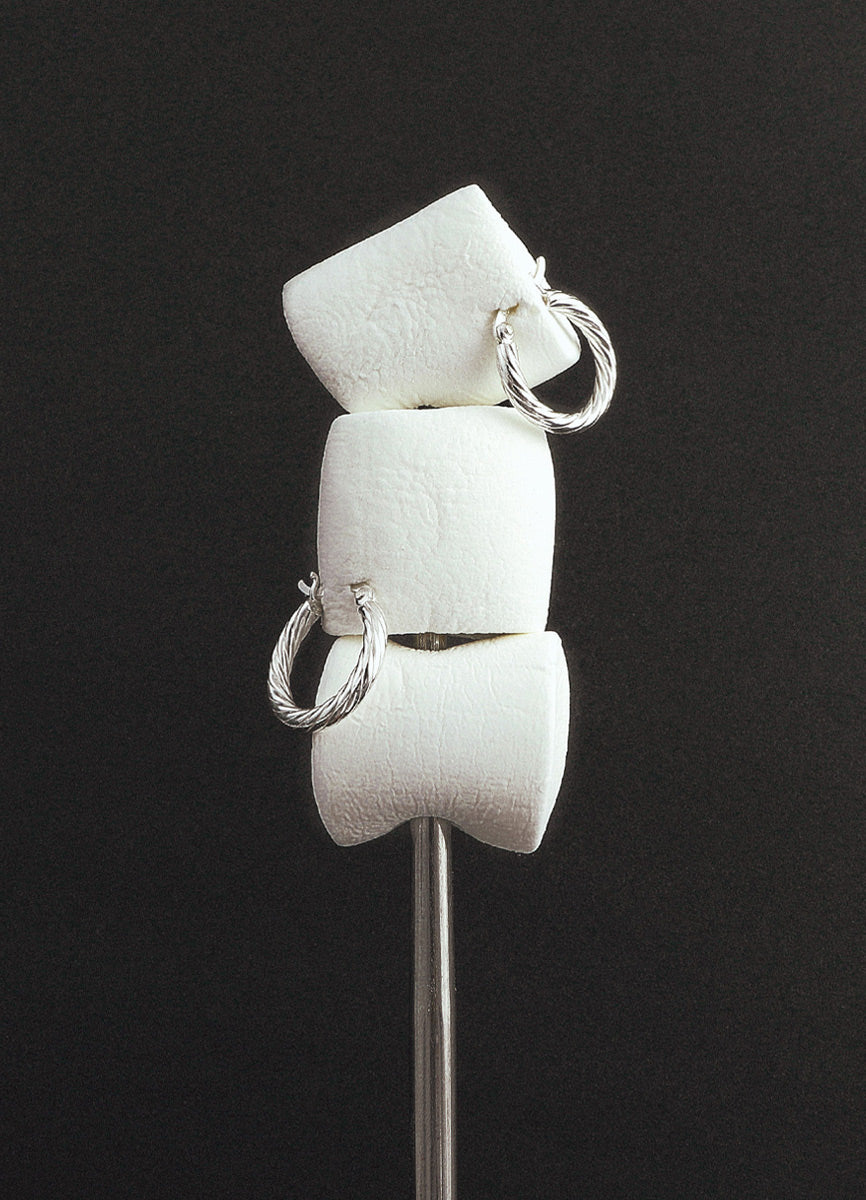 ツイストフープピアス (SV) Teilen