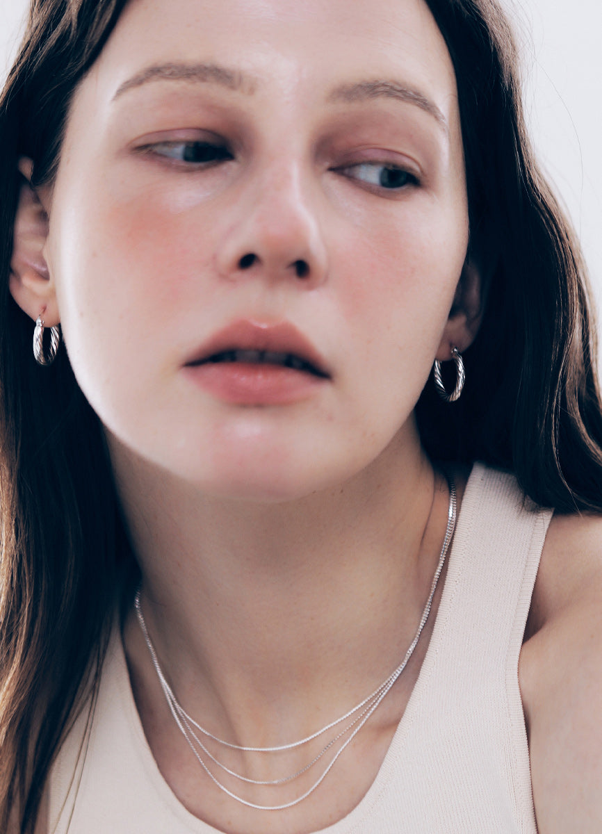 ツイストフープピアス (SV) Teilen