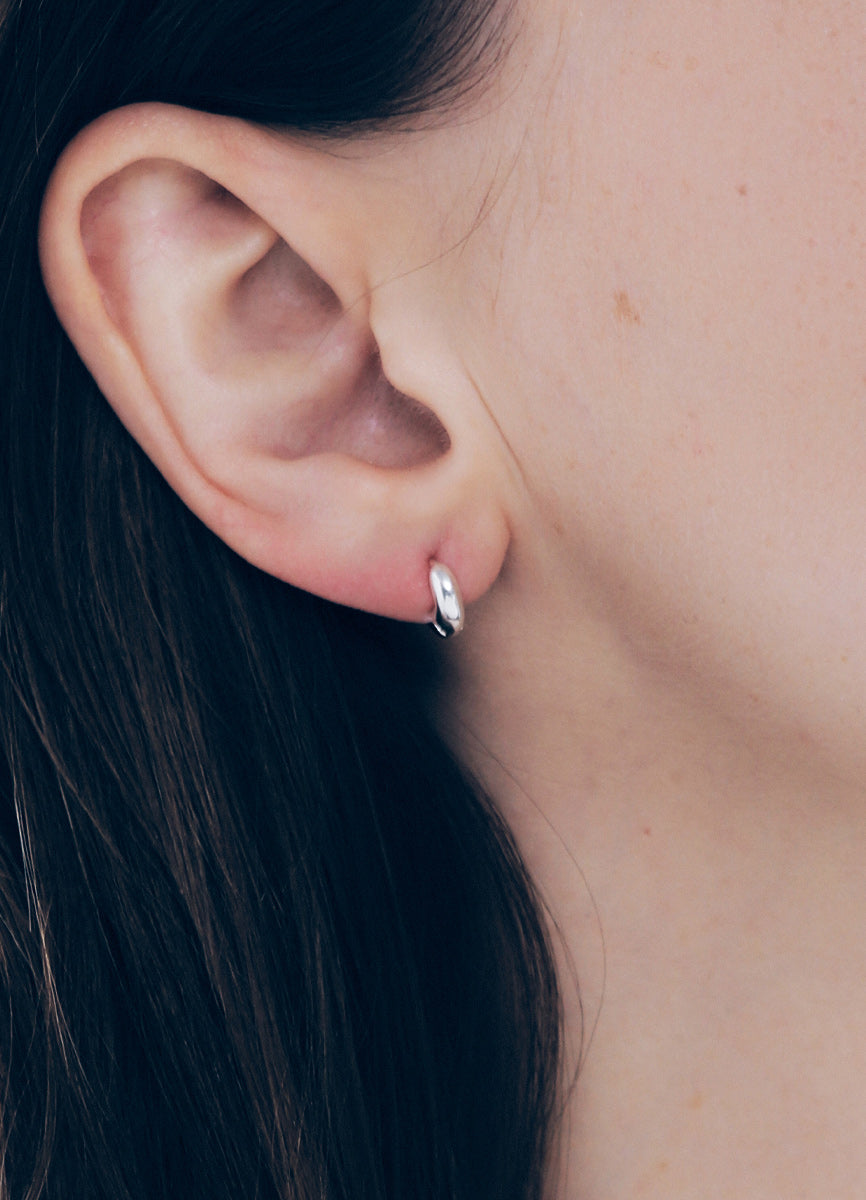 エリプスフープミニピアス (シルバー925) MATOI