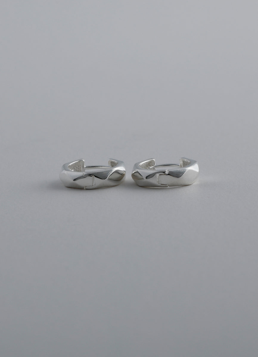 ポリゴンフープピアス (シルバー925) Teilen