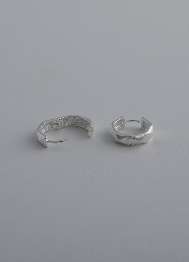 ポリゴンフープピアス (シルバー925) Teilen